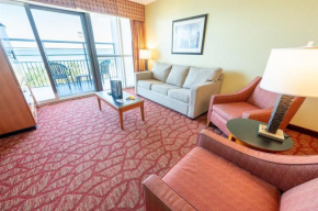 New 1 BR Ocean Front Views and Poolside Paradise
